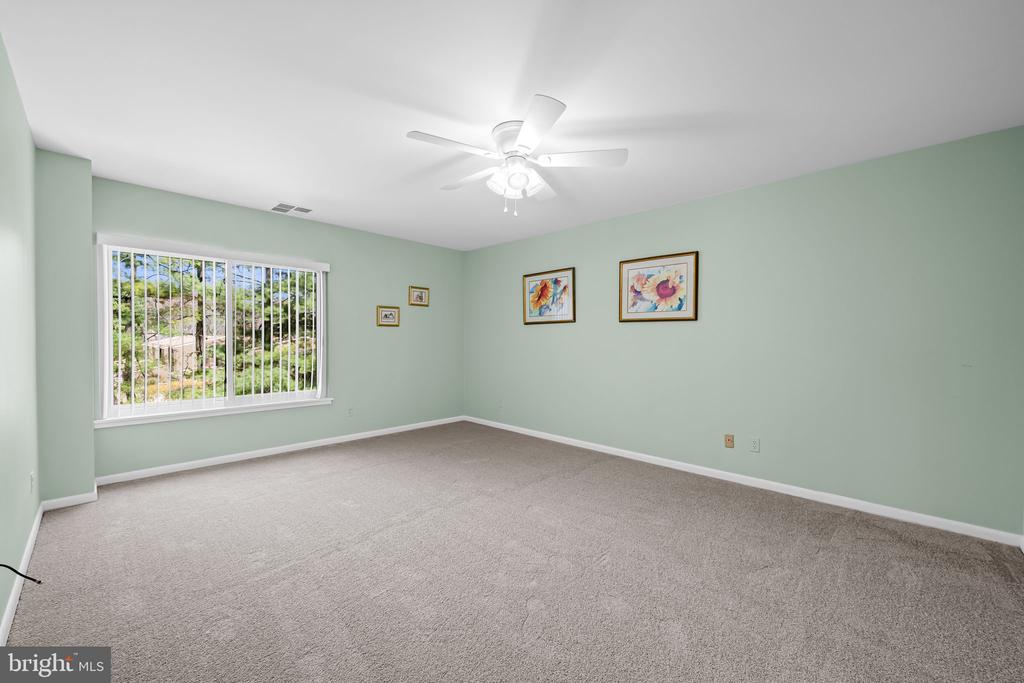 4 CANDLEMAKER COURT 306