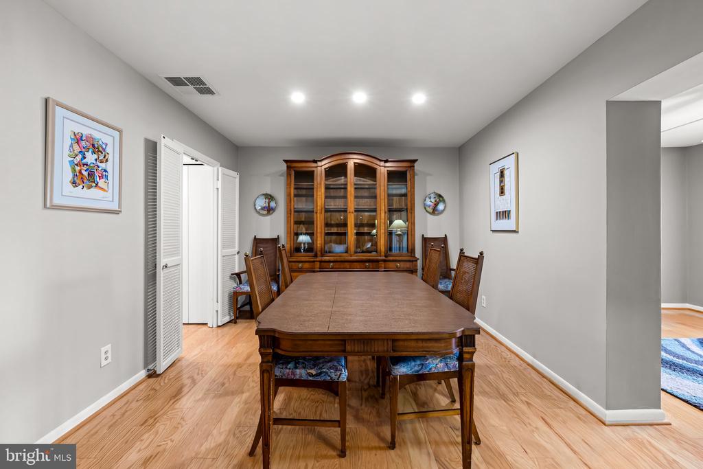 4 CANDLEMAKER COURT 306