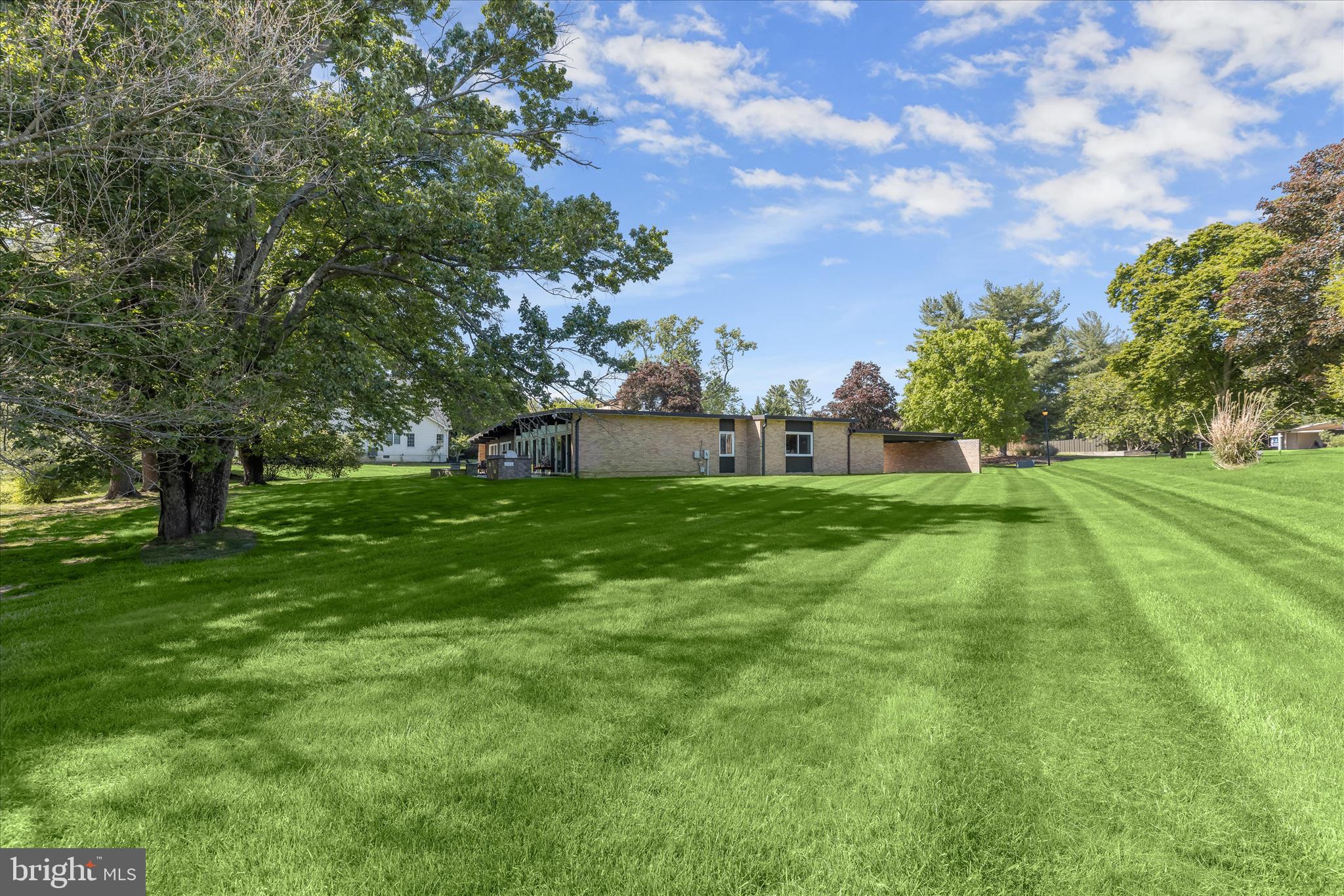 5 STONE HOLLOW COURT