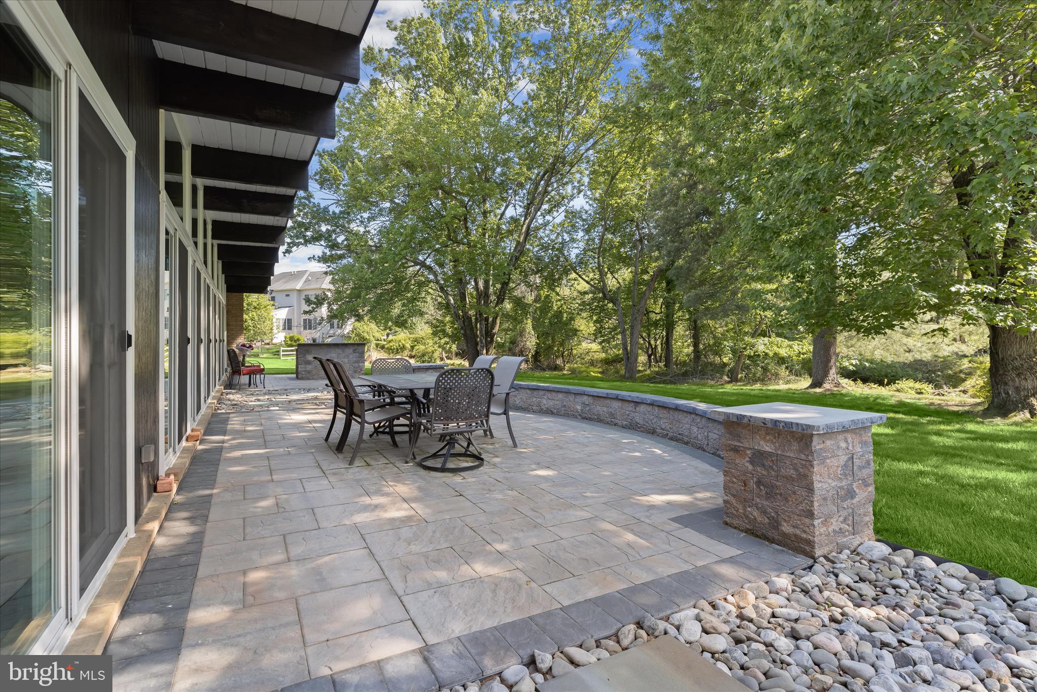 5 STONE HOLLOW COURT