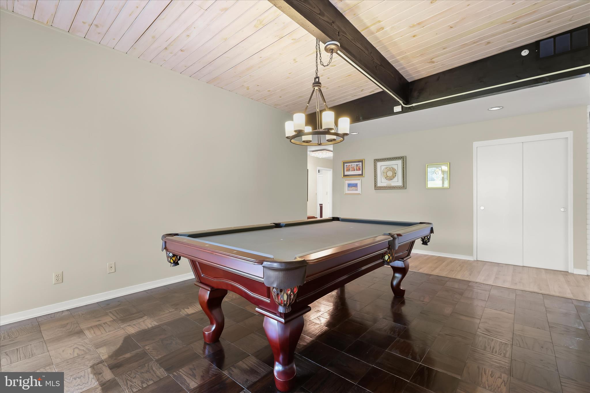 5 STONE HOLLOW COURT
