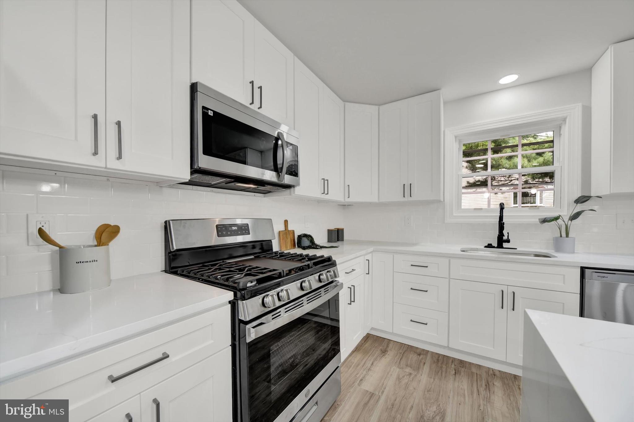 3808 PERRYHURST PLACE