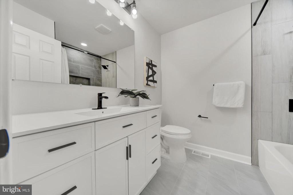 3808 PERRYHURST PLACE