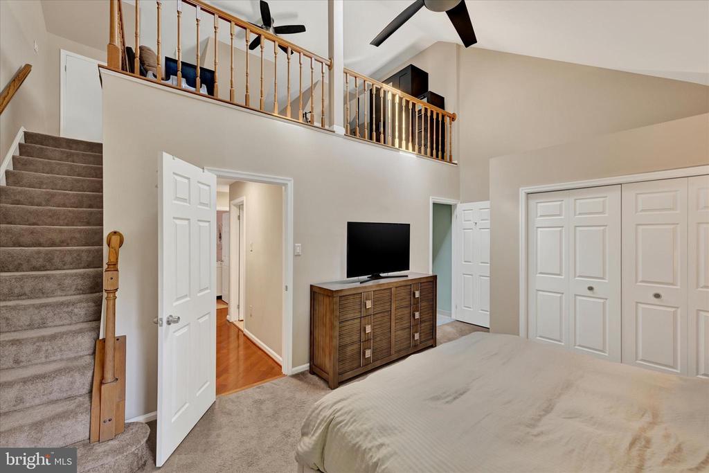 22 GREENSHIRE LANE