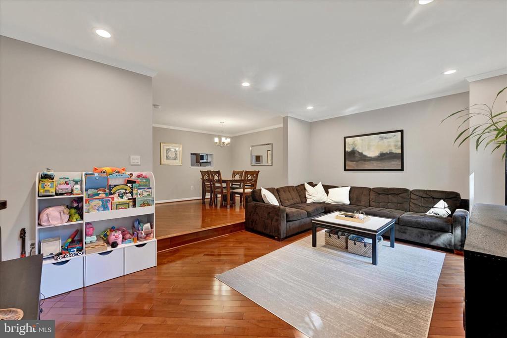 22 GREENSHIRE LANE