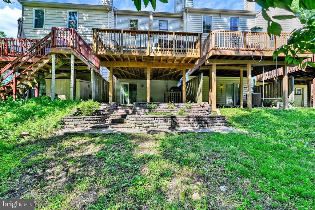 22 GREENSHIRE LANE
