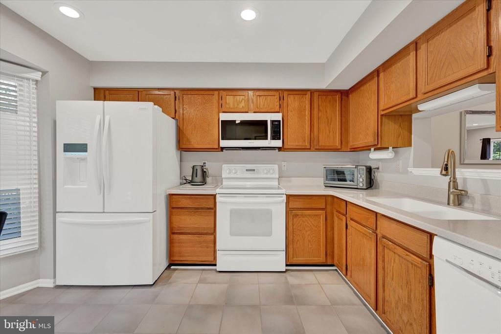 22 GREENSHIRE LANE