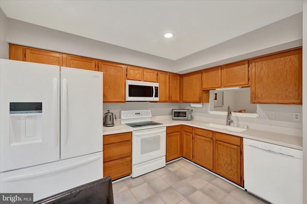 22 GREENSHIRE LANE