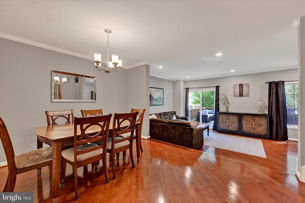 22 GREENSHIRE LANE