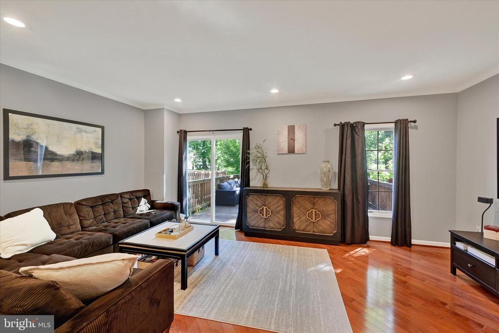 22 GREENSHIRE LANE