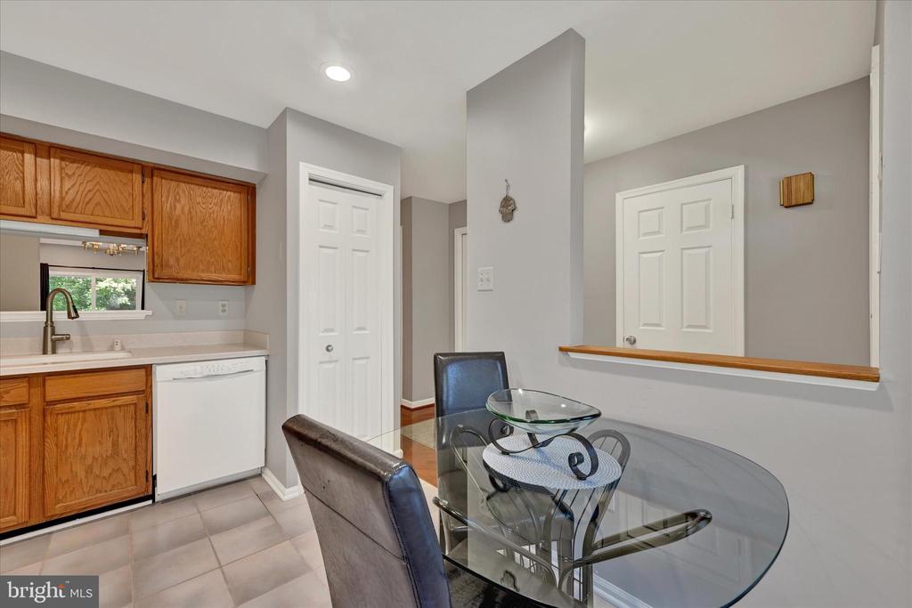 22 GREENSHIRE LANE