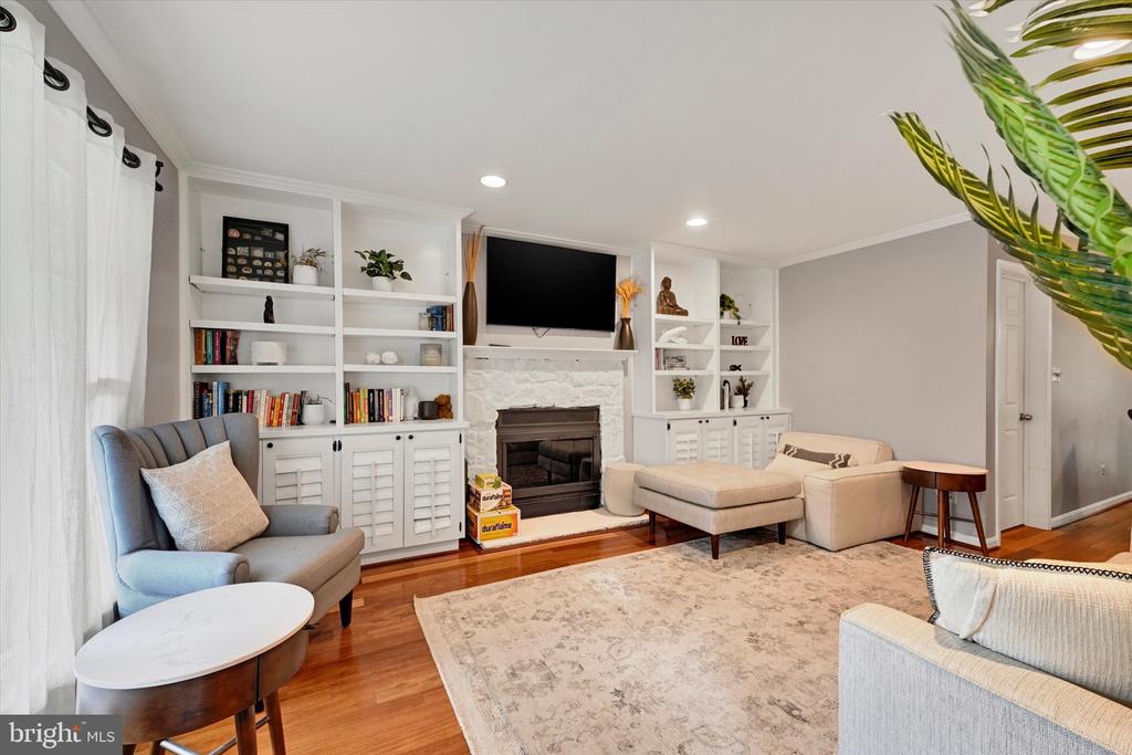 34 DULANEY HILLS COURT
