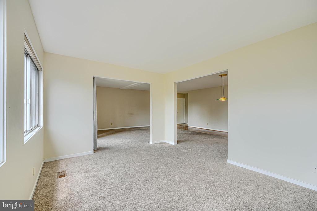 37 STONEHENGE CIRCLE Unit: 10