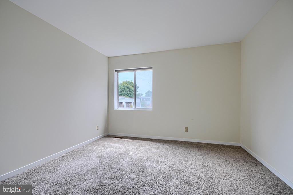 37 STONEHENGE CIRCLE Unit: 10
