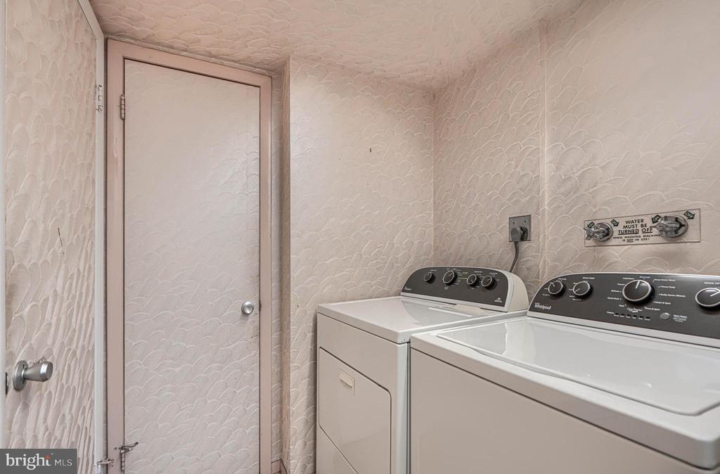 37 STONEHENGE CIRCLE Unit: 10