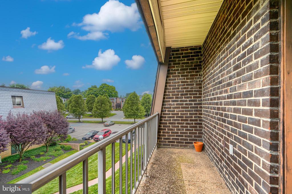 37 STONEHENGE CIRCLE Unit: 10