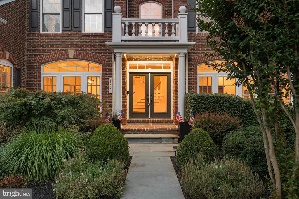 605 CASCADE VIEW COURT