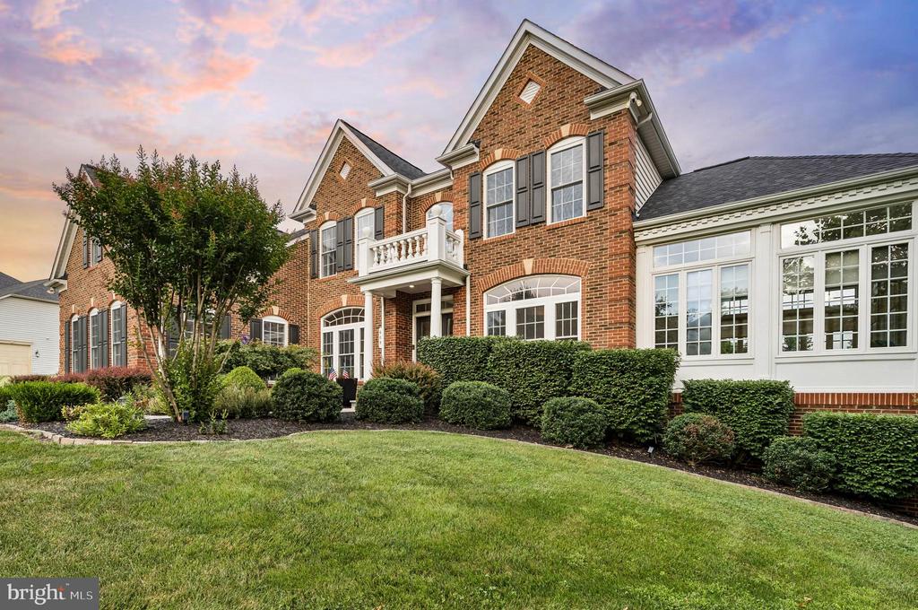 605 CASCADE VIEW COURT