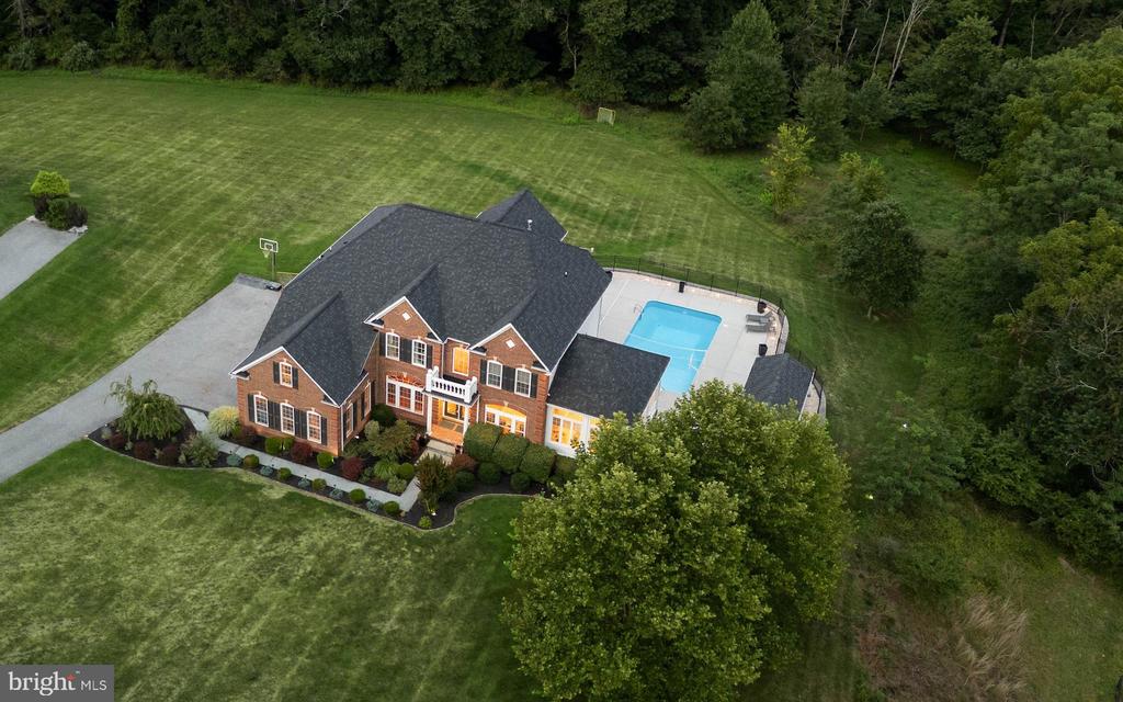 605 CASCADE VIEW COURT