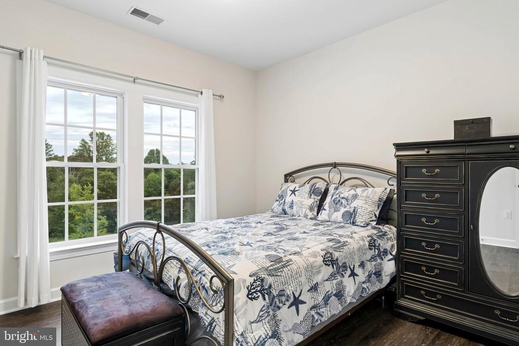 605 CASCADE VIEW COURT