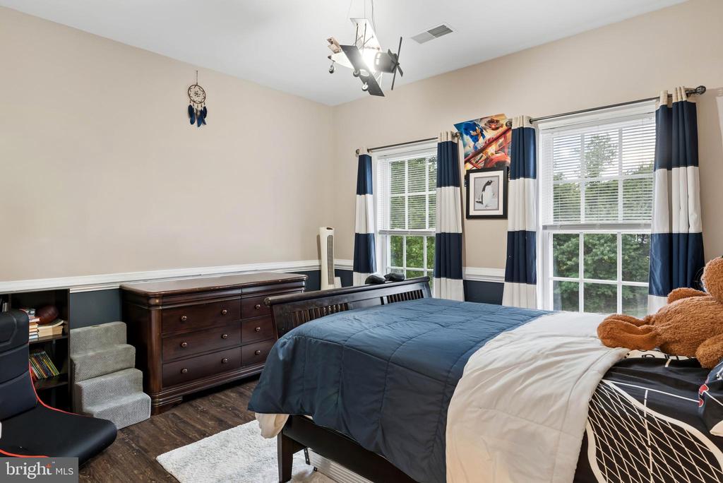 605 CASCADE VIEW COURT