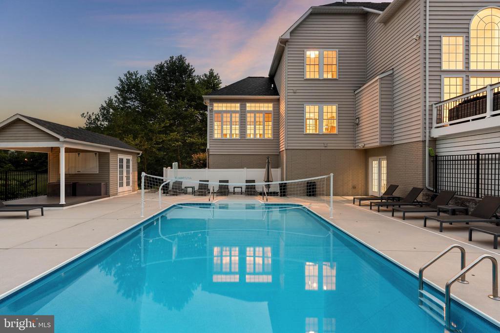 605 CASCADE VIEW COURT