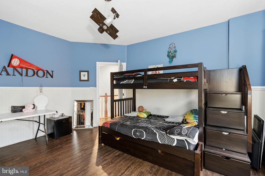 605 CASCADE VIEW COURT