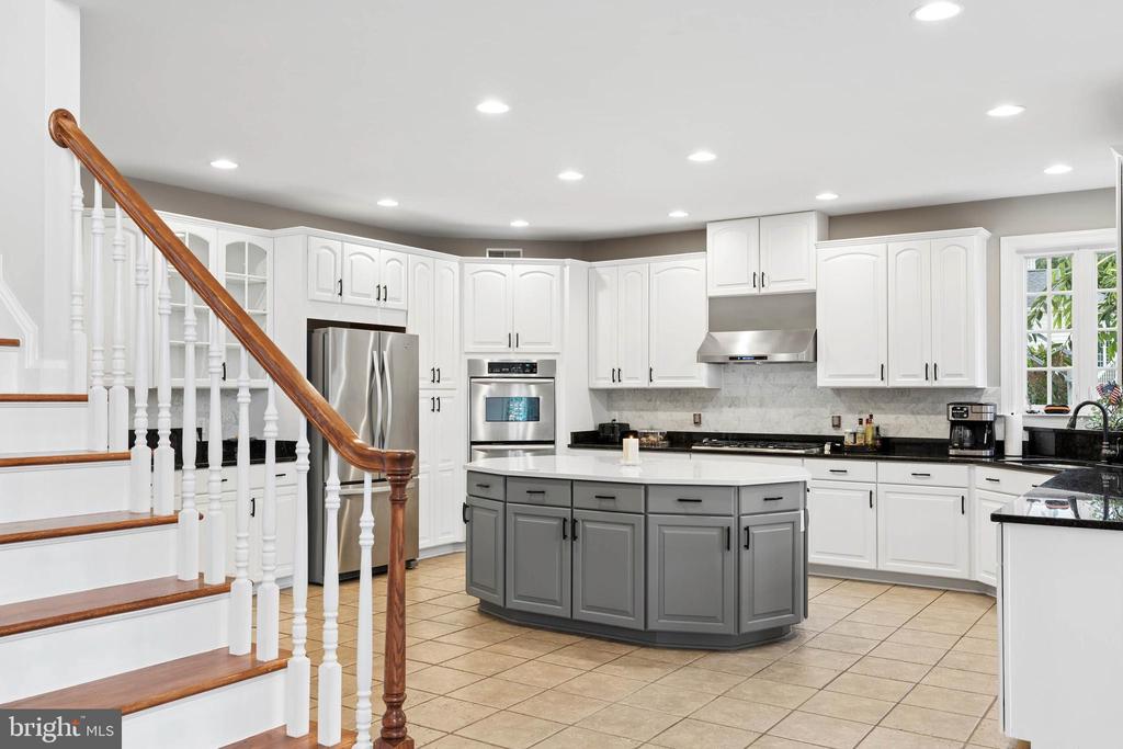 605 CASCADE VIEW COURT