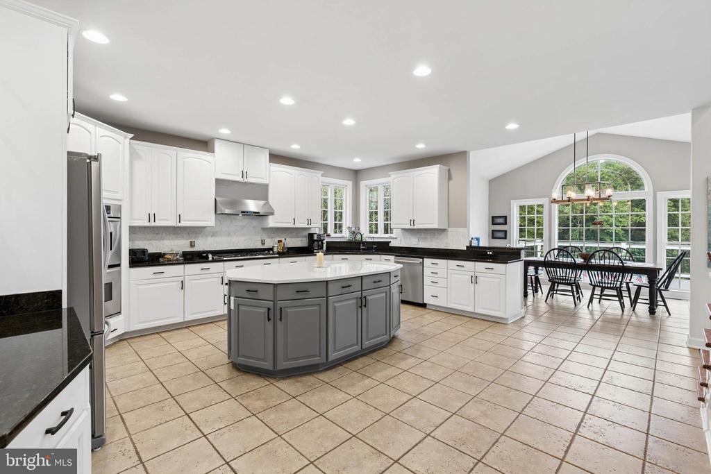 605 CASCADE VIEW COURT