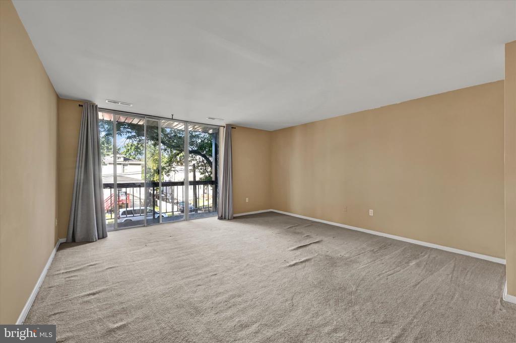 130 SLADE AVENUE Unit: 210