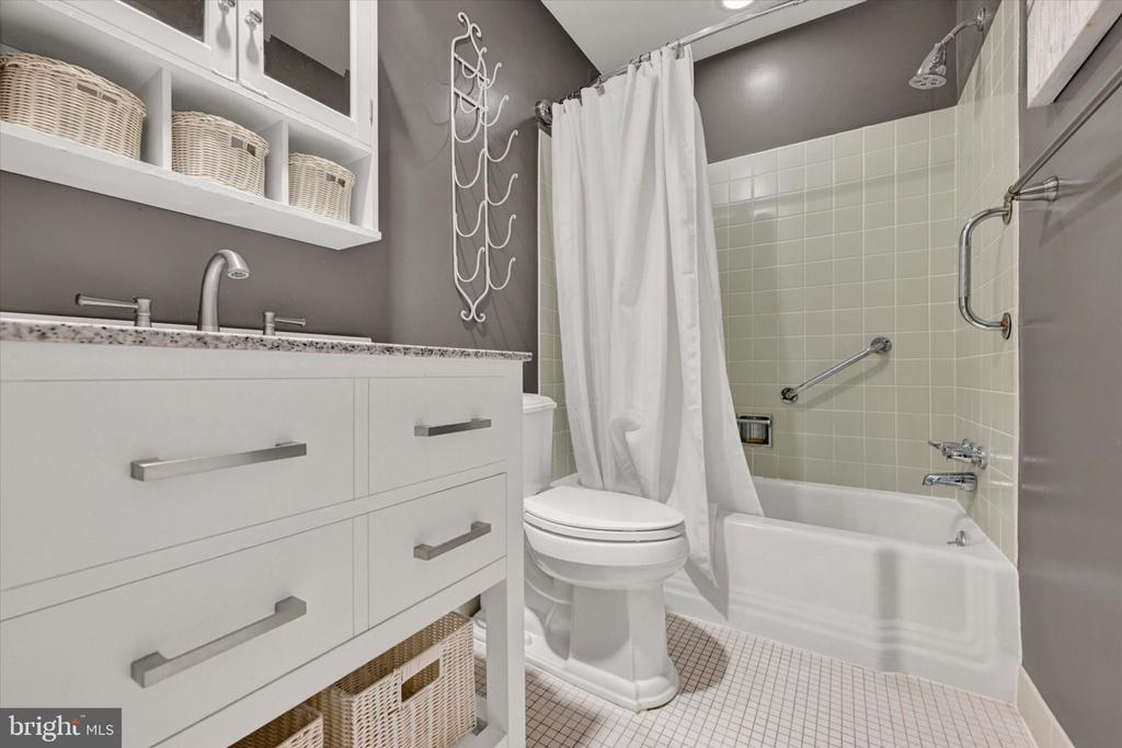 130 SLADE AVENUE Unit: 210