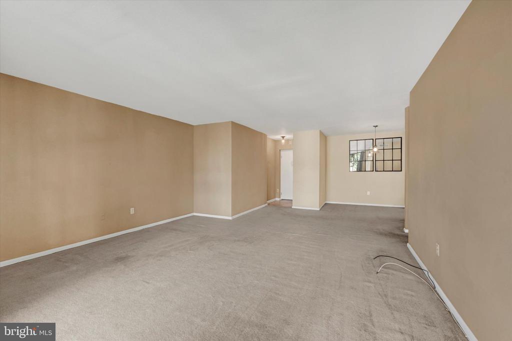 130 SLADE AVENUE Unit: 210