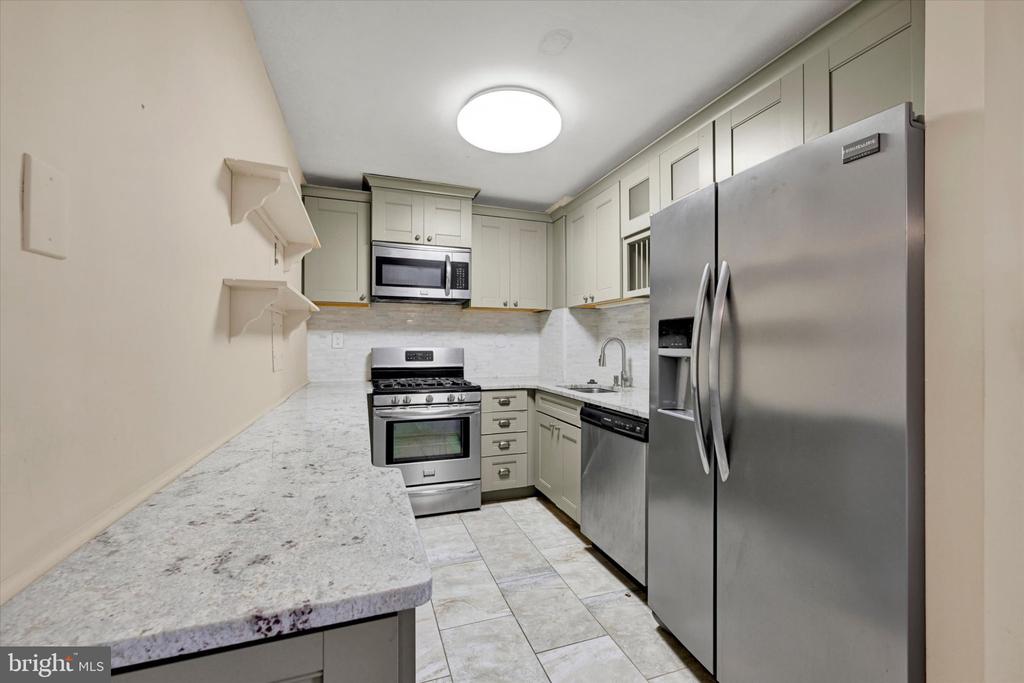 130 SLADE AVENUE Unit: 210