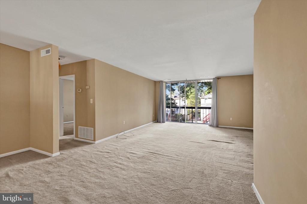 130 SLADE AVENUE Unit: 210