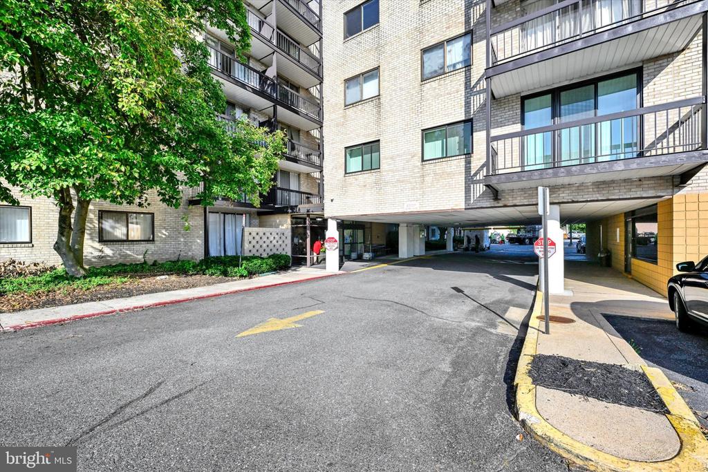 130 SLADE AVENUE Unit: 210