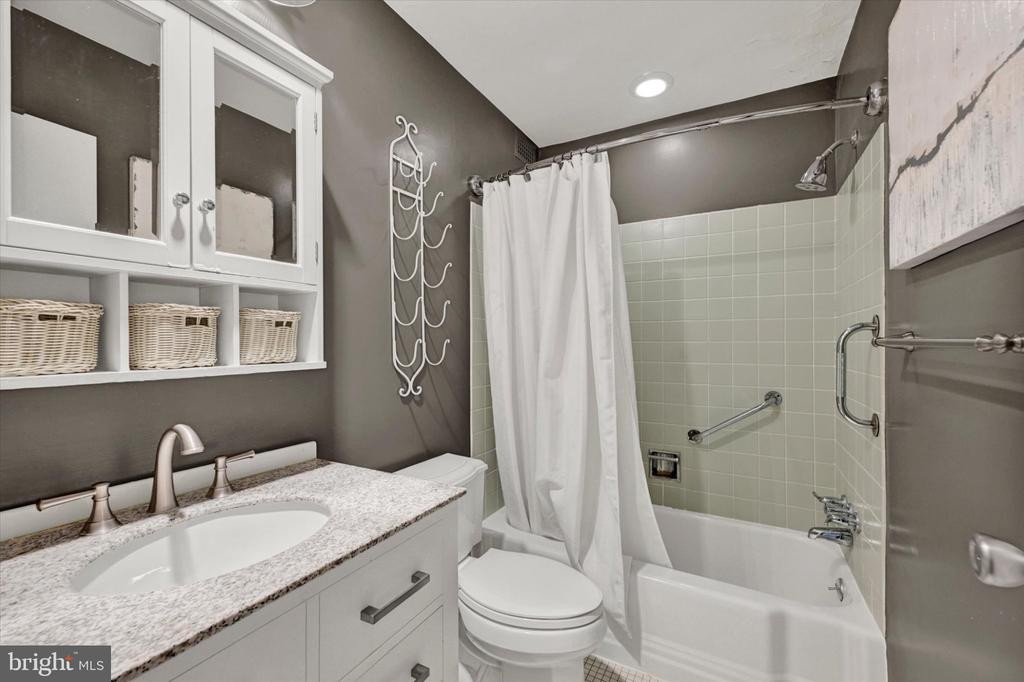 130 SLADE AVENUE Unit: 210