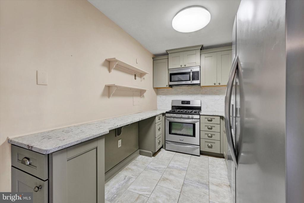 130 SLADE AVENUE Unit: 210