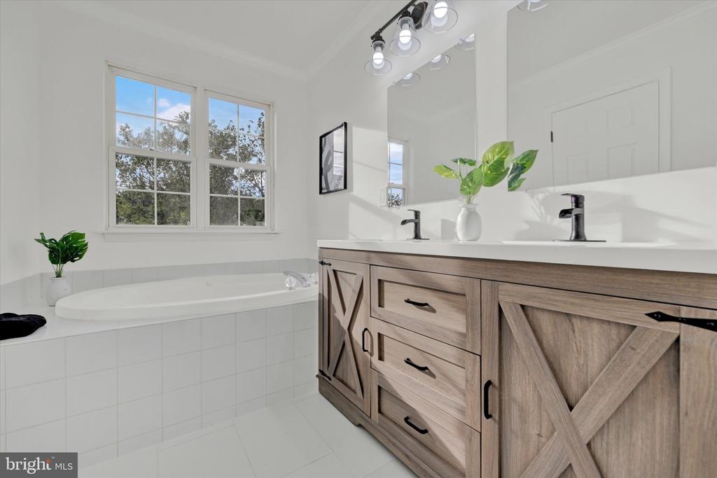 4542 GREENCOVE CIRCLE