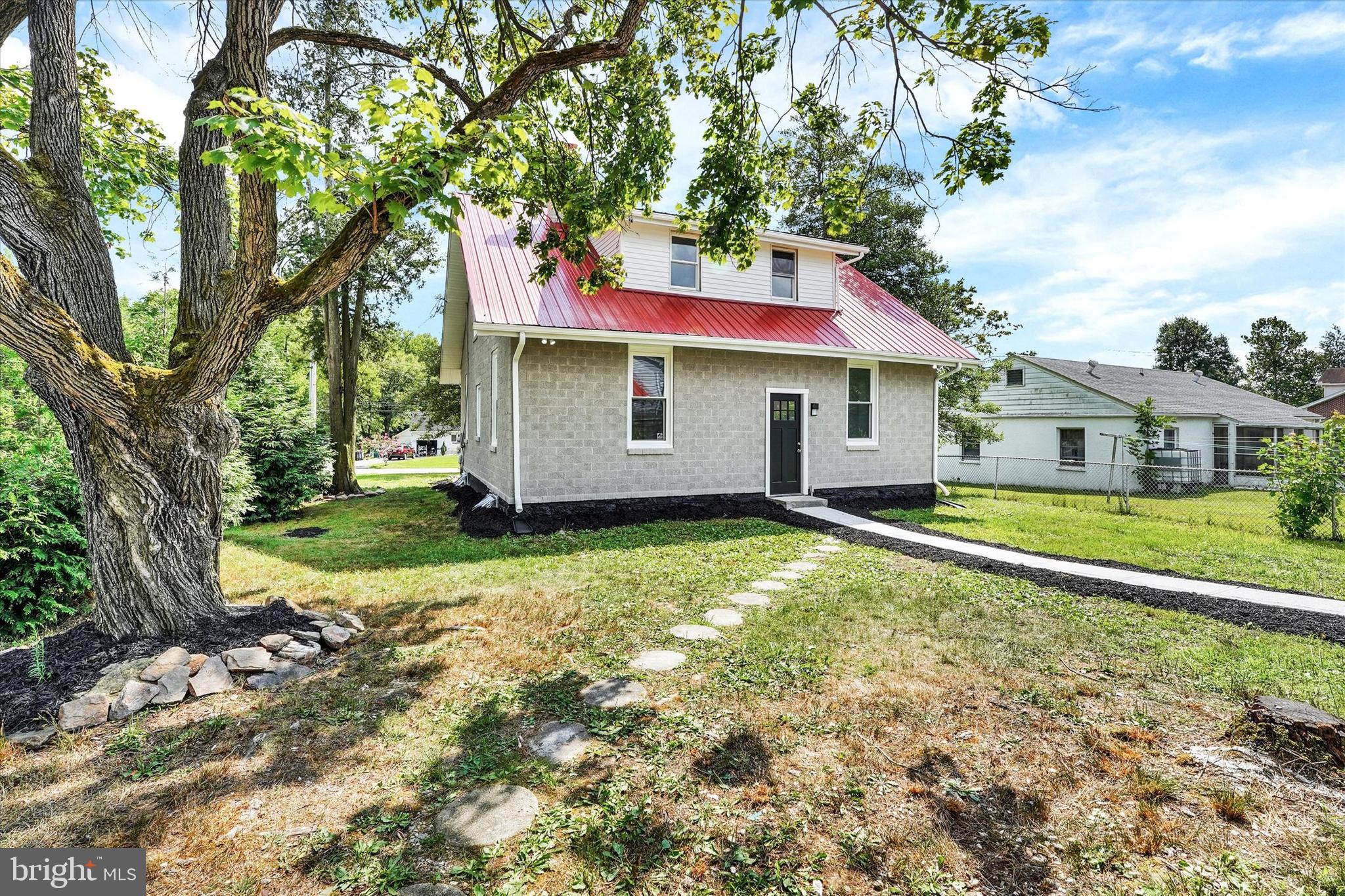 413 E Cecil Ave