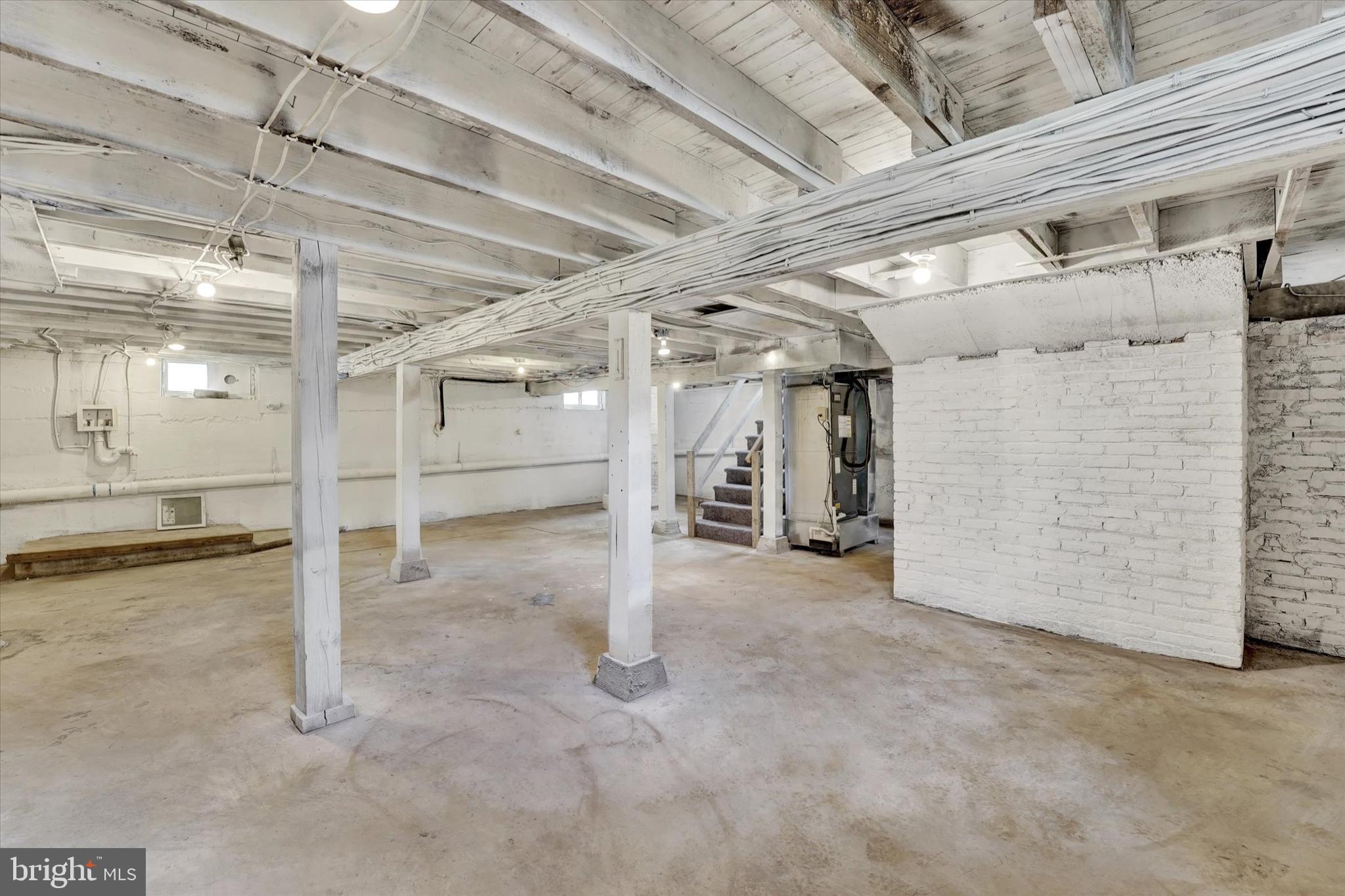 413 E Cecil Ave
