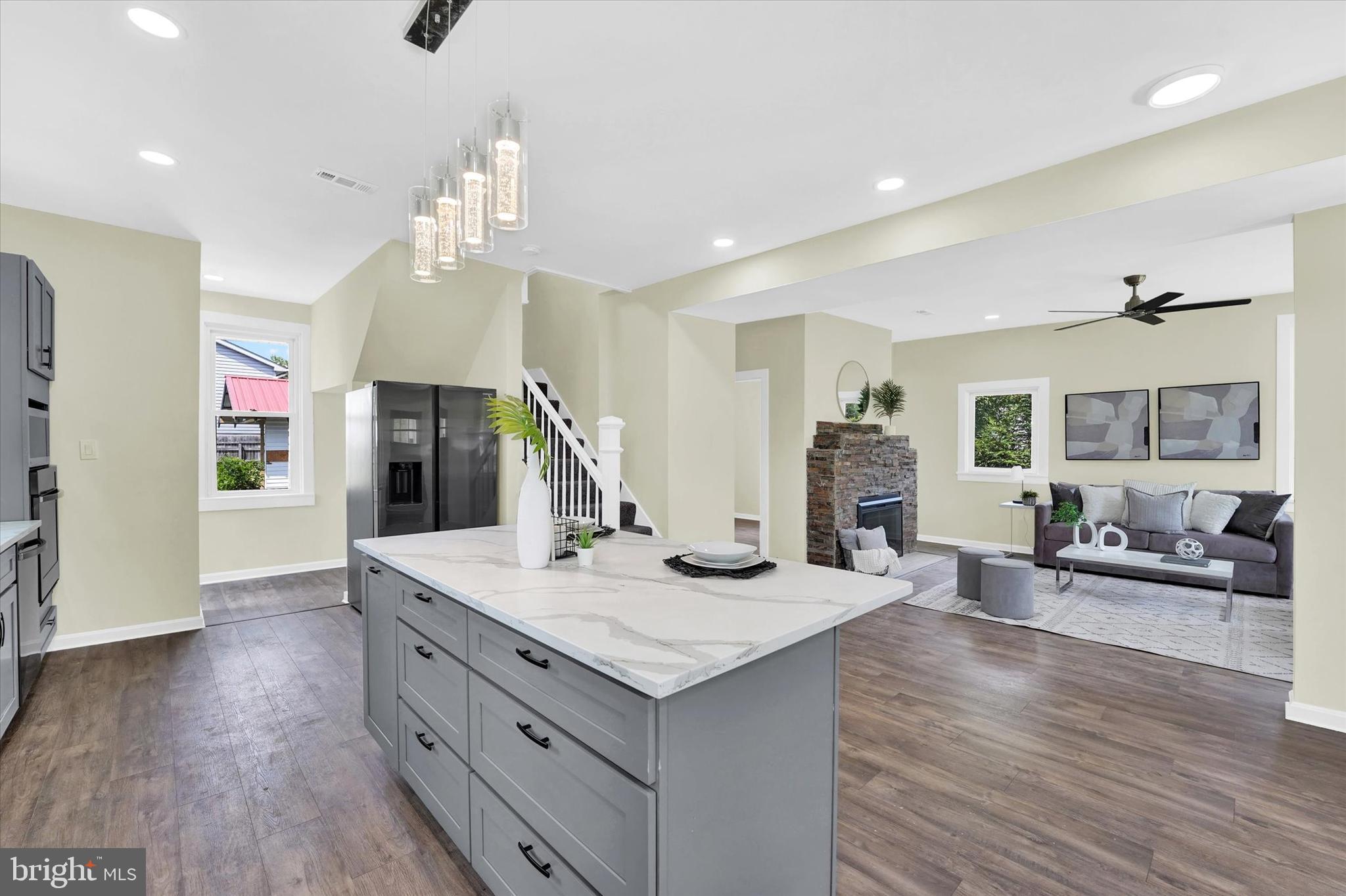 413 E Cecil Ave