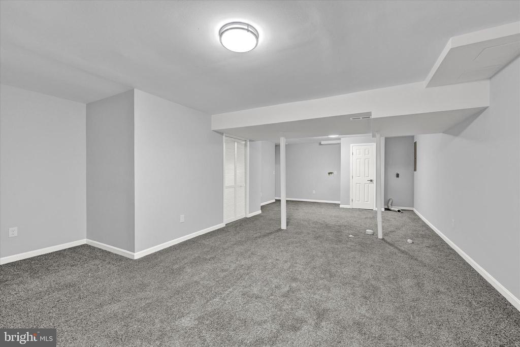 371 Buckingham Way