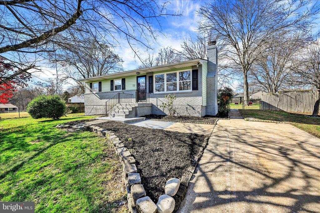 5916 Hanna Rd