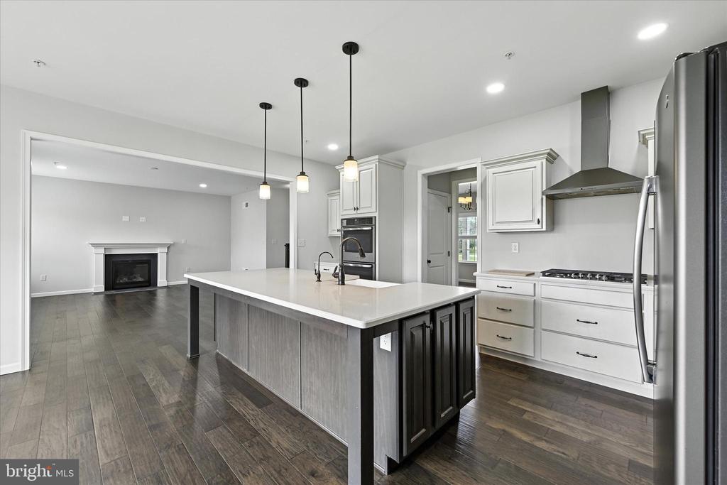 521 LANCELOT DRIVE