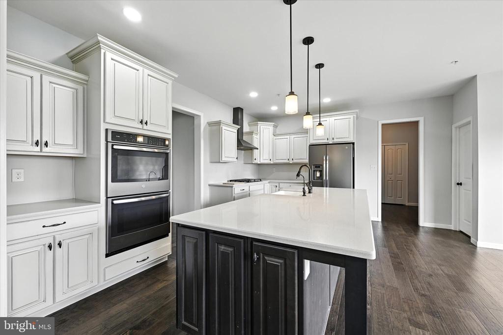 521 LANCELOT DRIVE