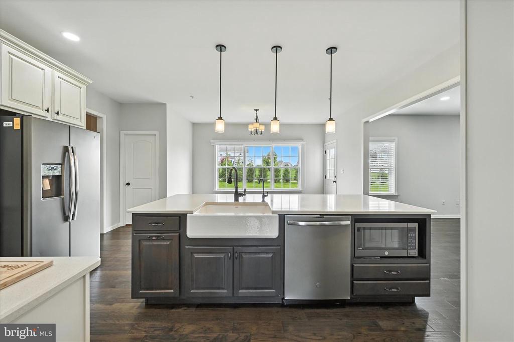 521 LANCELOT DRIVE
