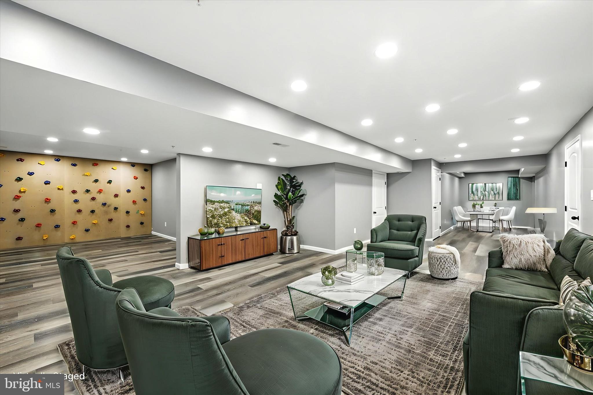 521 LANCELOT DRIVE