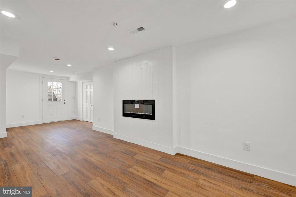 420 E MAIN STREET