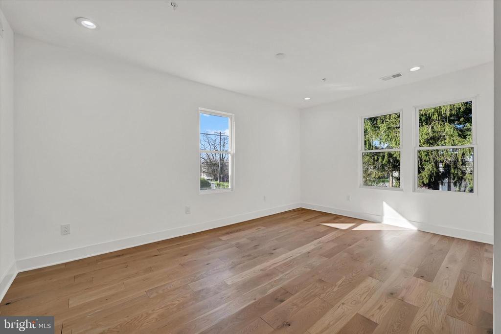 420 E MAIN STREET