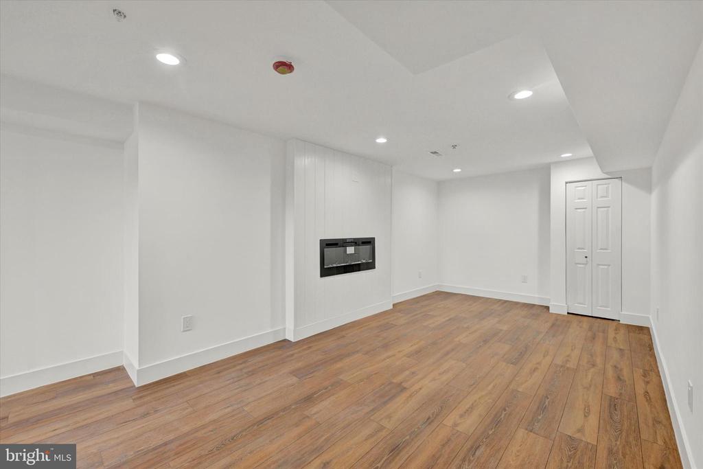 420 E MAIN STREET